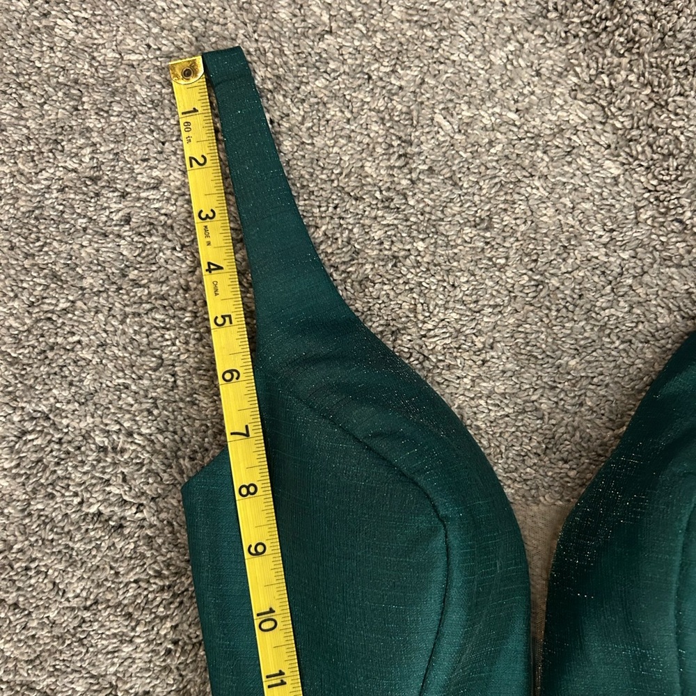 Elegant Emerald Green Prom Dress - Picture 10 of 12